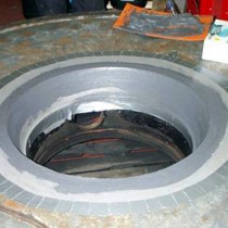 Powierzchnie uszkodzone pod wpływem erozji odbudowane z użyciem materiału Belzona 1311 (Ceramic R-Metal)
