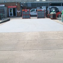 Odbudowa uszkodzonej powierzchni z użyciem materiału Belzona 4131 (Magma-Screed)