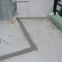 Zakończona naprawa szczeliny z użyciem materiału Belzona 4521 (Magma-Flex Fluid)